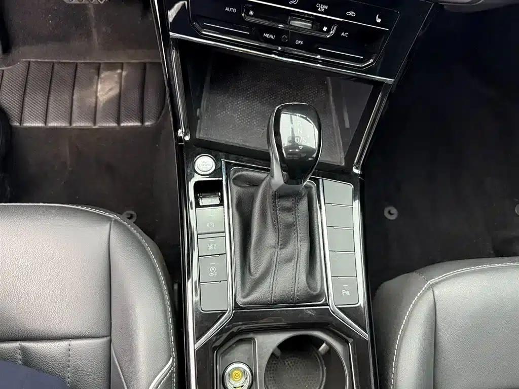 2022 Volkswagen Passat 330TSI Starry Sky Elite Edition — миниатюра 11