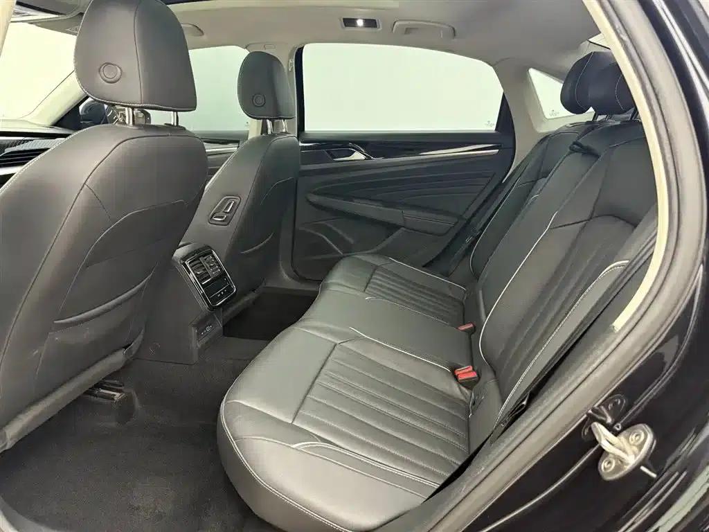 2022 Volkswagen Passat 330TSI Starry Sky Elite Edition — миниатюра 7