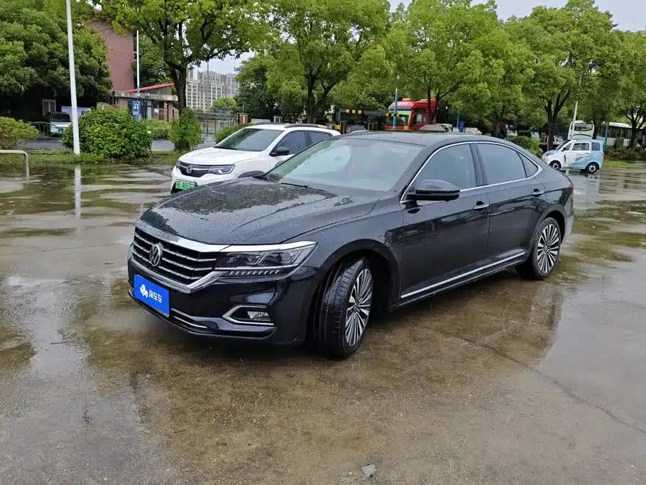 2020 Volkswagen Passat Facelift 330TSI Luxury Edition (China VI Emission Standard) — миниатюра 1