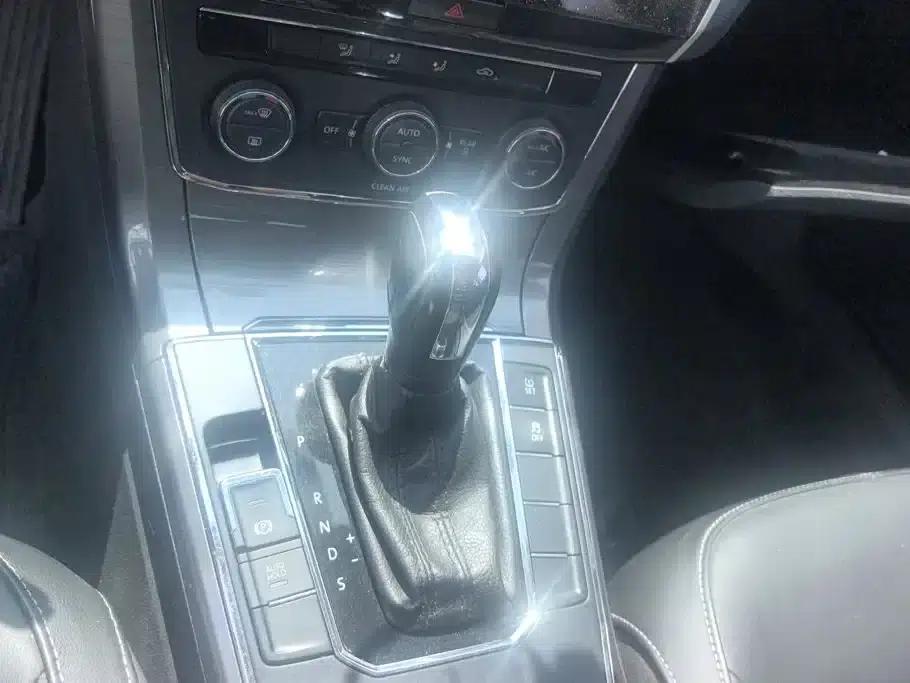 2016 Passat 330TSI DSG Premium Edition — миниатюра 16
