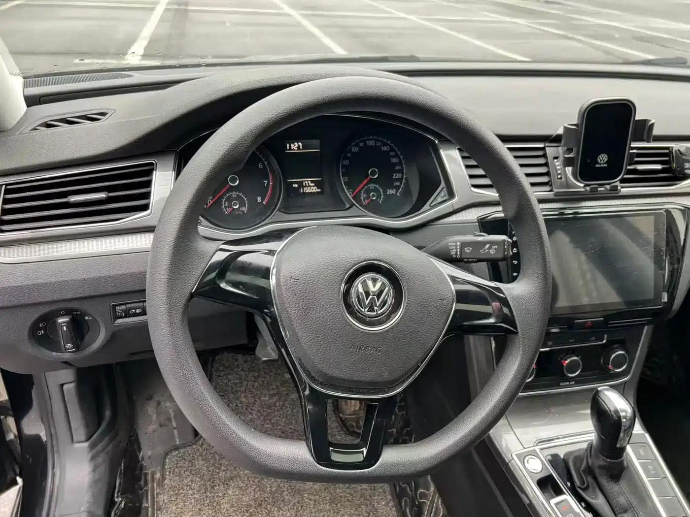 2015 Passat 1.8TSI Automatic Premium Edition — миниатюра 6