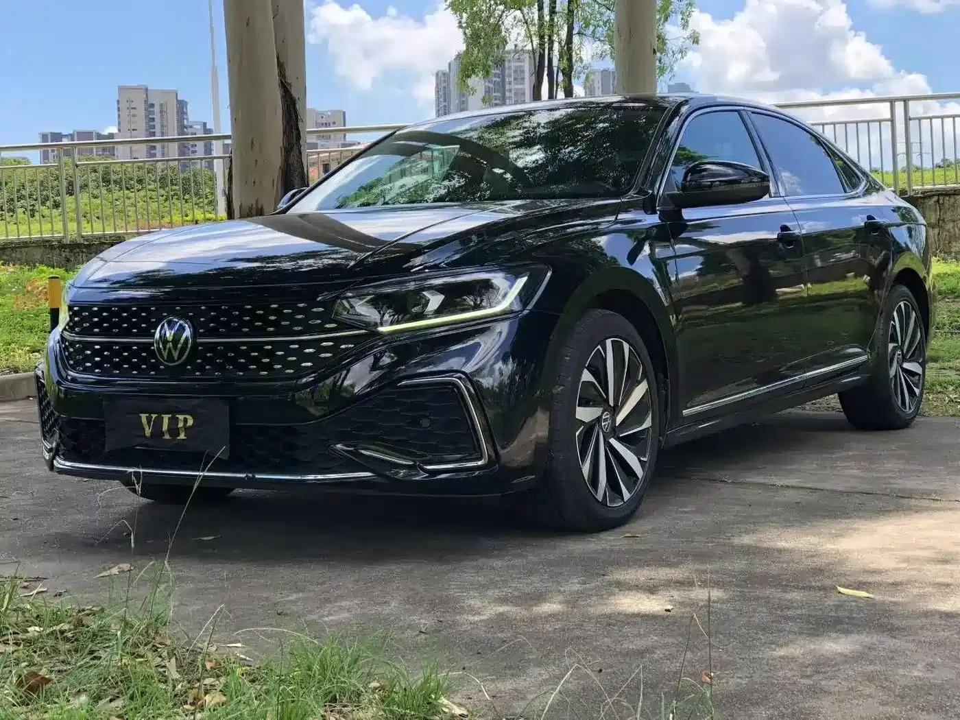 2022 Volkswagen Passat 330TSI Starry Sky Elite Edition — миниатюра 3