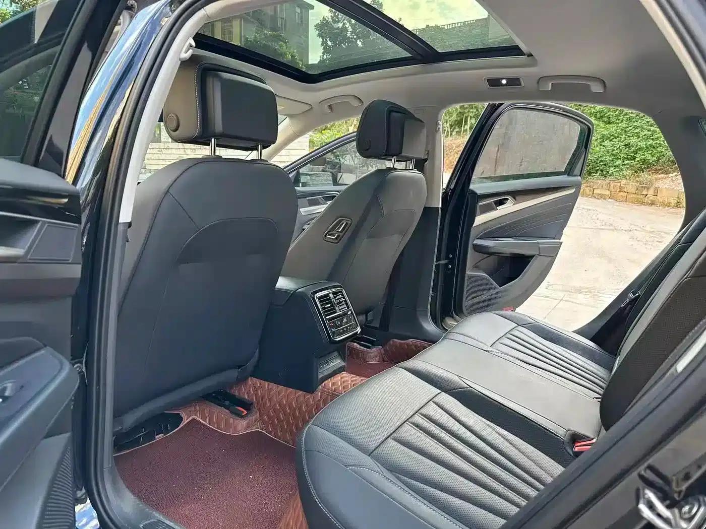 2025 Volkswagen Passat Outstanding Edition 380TSI Starry Sky Dragon Edition — миниатюра 8