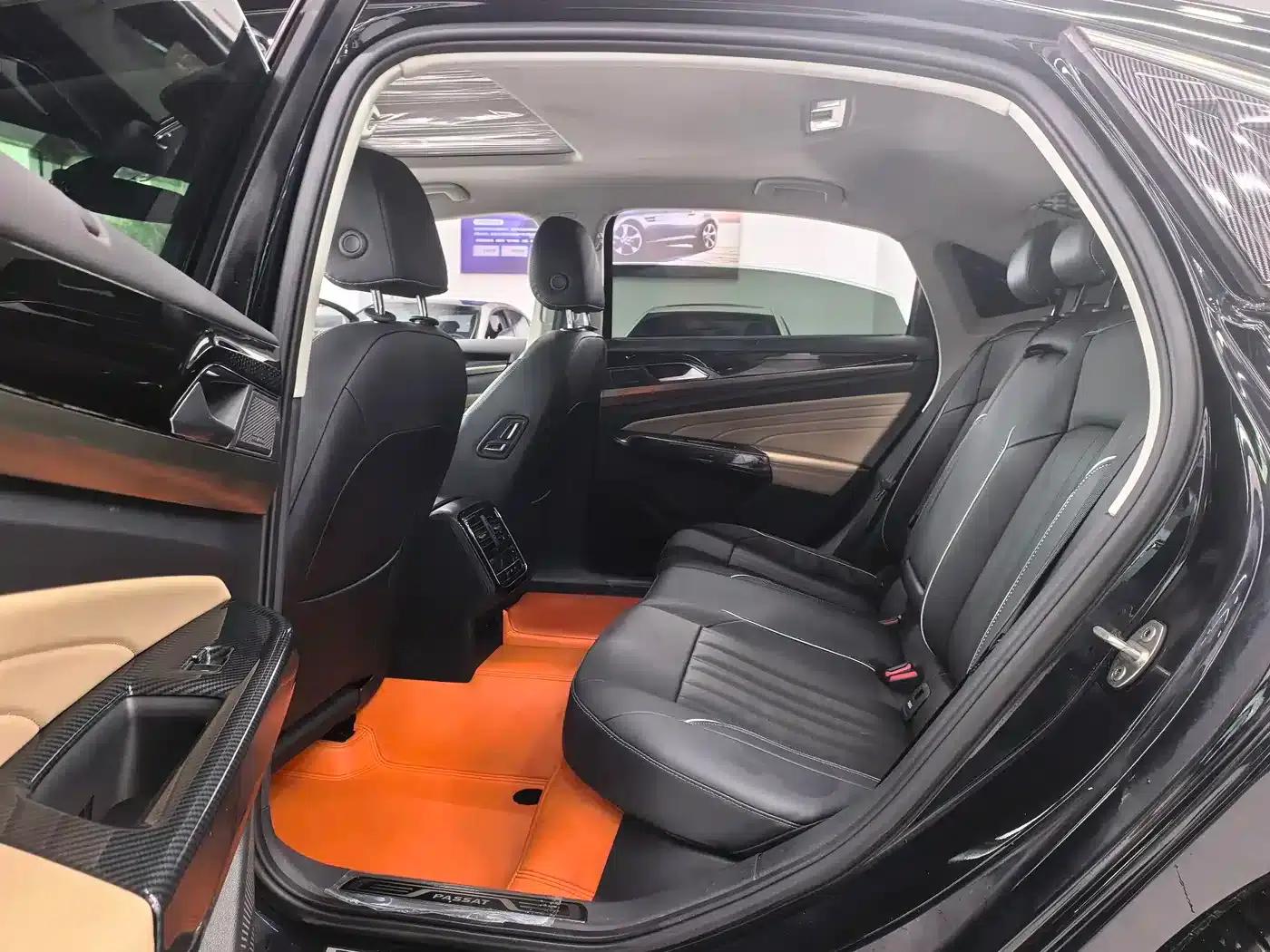 2023 Passat 280TSI Elite Edition — миниатюра 13