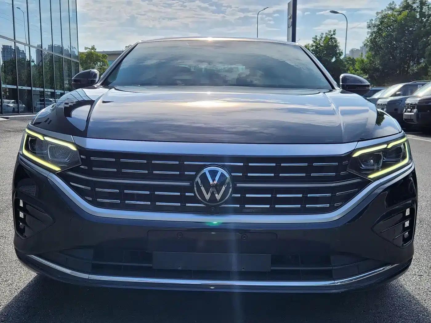 2022 Passat 330TSI Luxury Edition — миниатюра 2