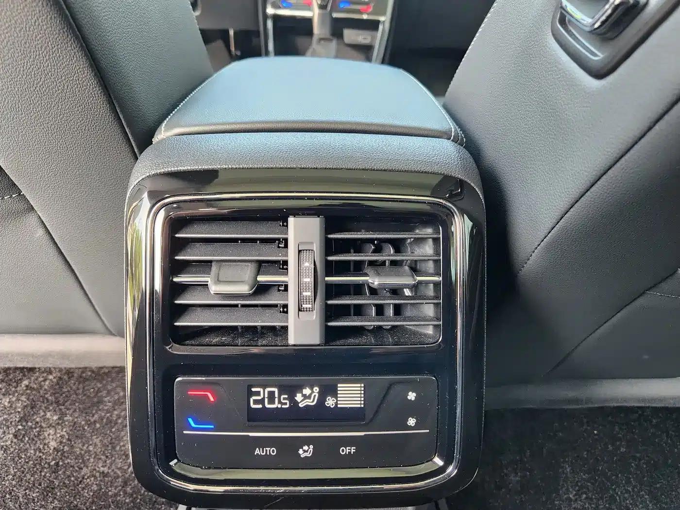 2022 Passat 330TSI Luxury Edition — миниатюра 12