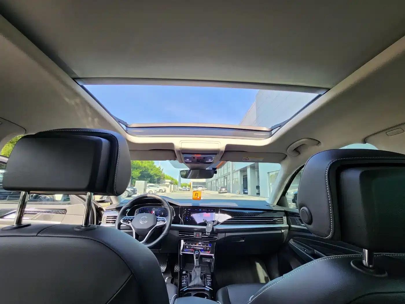 2022 Passat 330TSI Luxury Edition — миниатюра 13