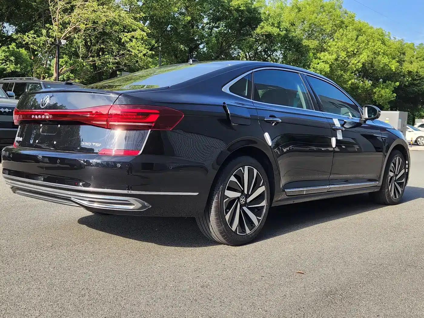2022 Passat 330TSI Luxury Edition — миниатюра 17