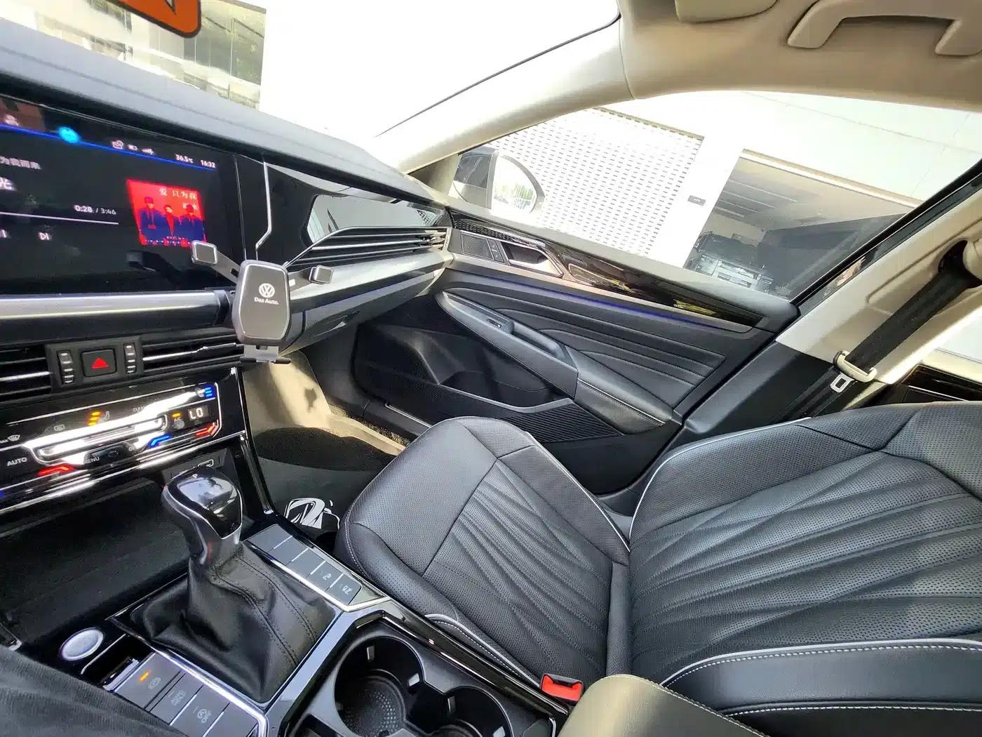 2022 Passat 330TSI Luxury Edition — миниатюра 8