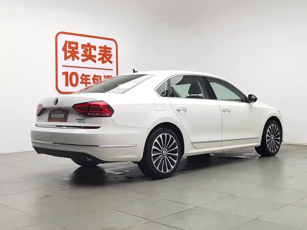 2017 Passat 330TSI DSG Royal Edition — миниатюра 2