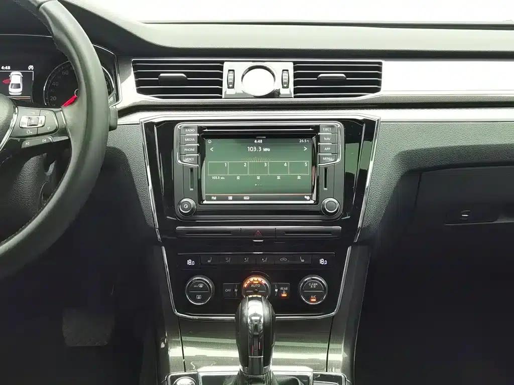 2017 Passat 330TSI DSG Royal Edition — миниатюра 12