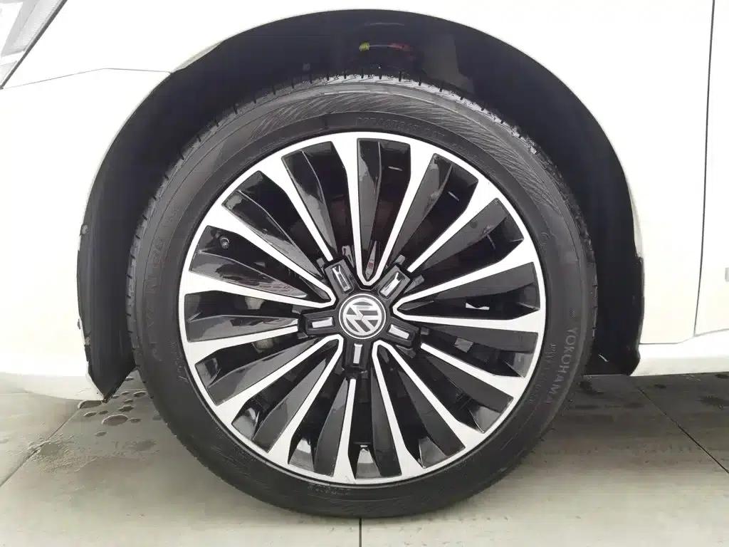 2017 Passat 330TSI DSG Royal Edition — миниатюра 17