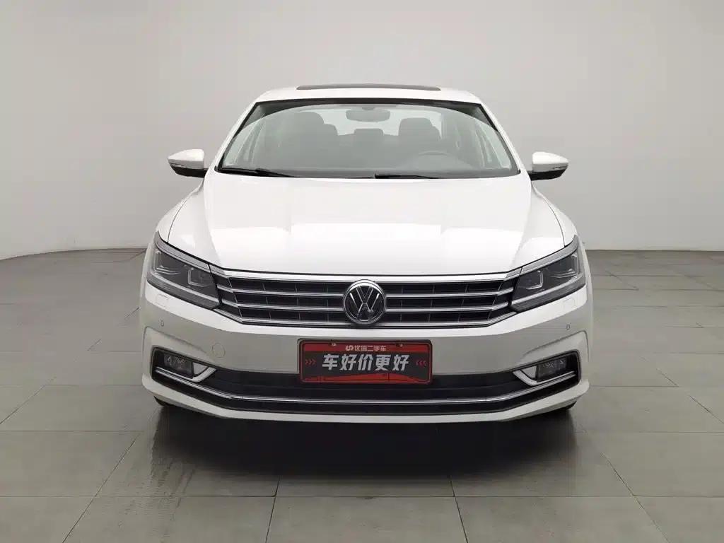 2017 Passat 330TSI DSG Royal Edition — миниатюра 3