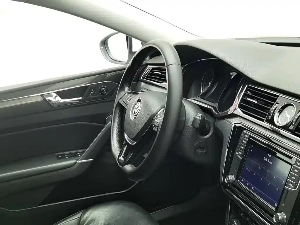 2017 Passat 330TSI DSG Royal Edition — миниатюра 22
