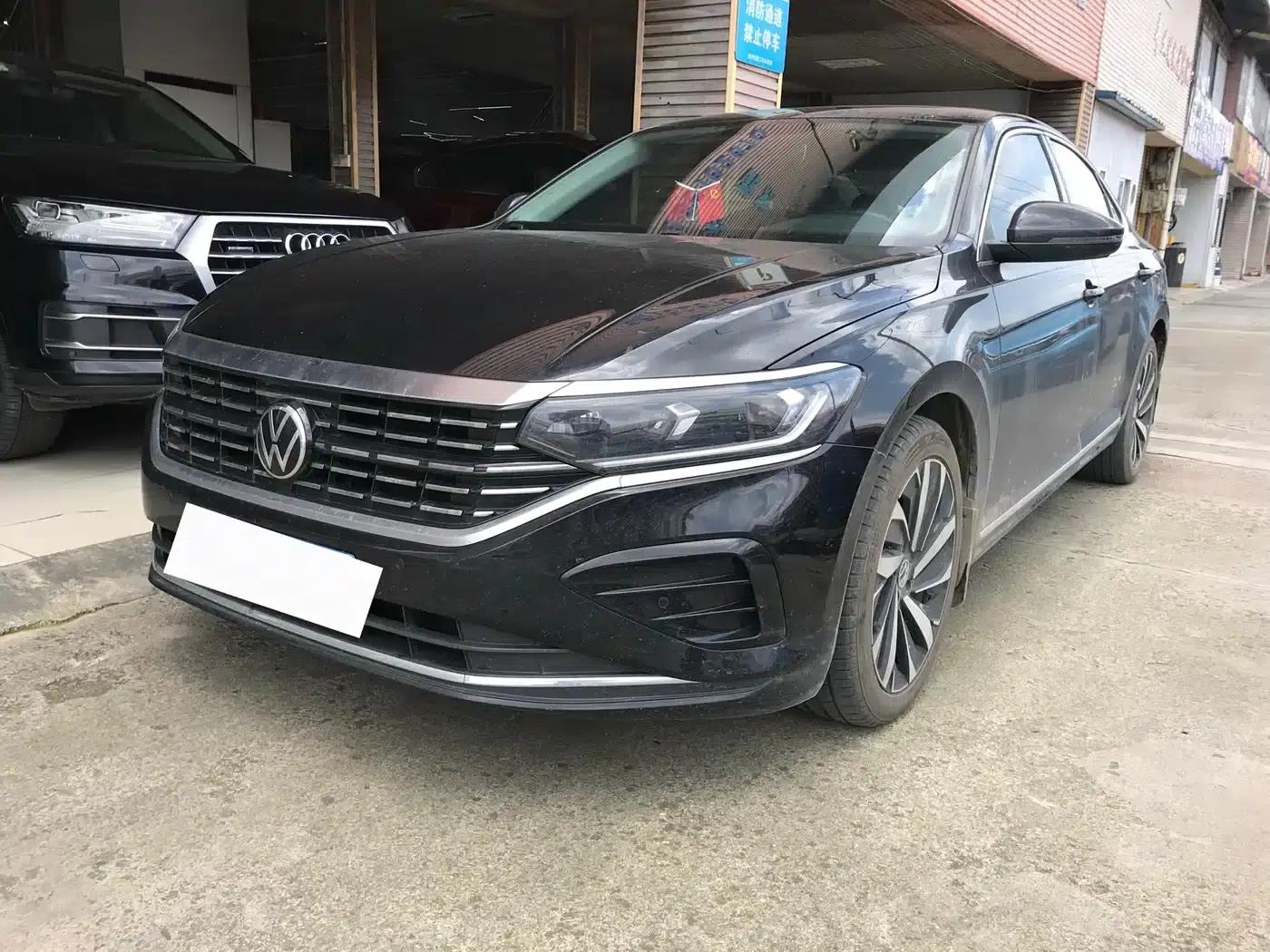 2022 Volkswagen Passat 330TSI Elite Edition — миниатюра 1