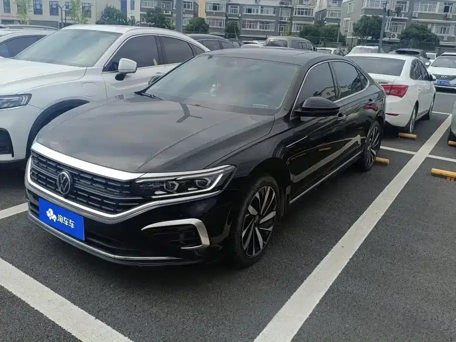 2023 Passat Facelift 330TSI Luxury Edition — миниатюра 1