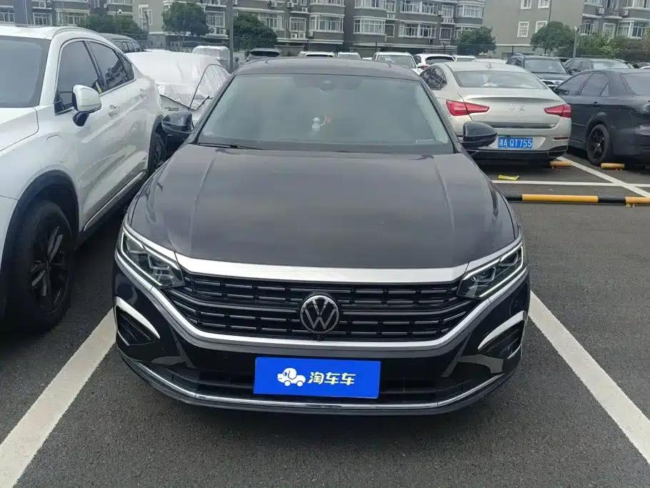 2023 Passat Facelift 330TSI Luxury Edition — миниатюра 2