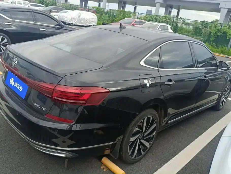 2023 Passat Facelift 330TSI Luxury Edition — миниатюра 3