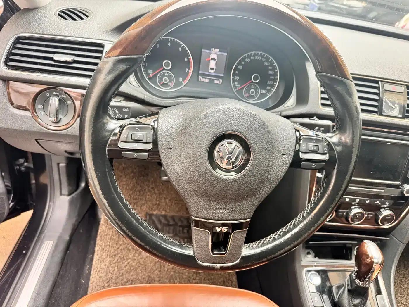 2013 Passat 3.0L V6 DSG Flagship Premium Edition — миниатюра 7