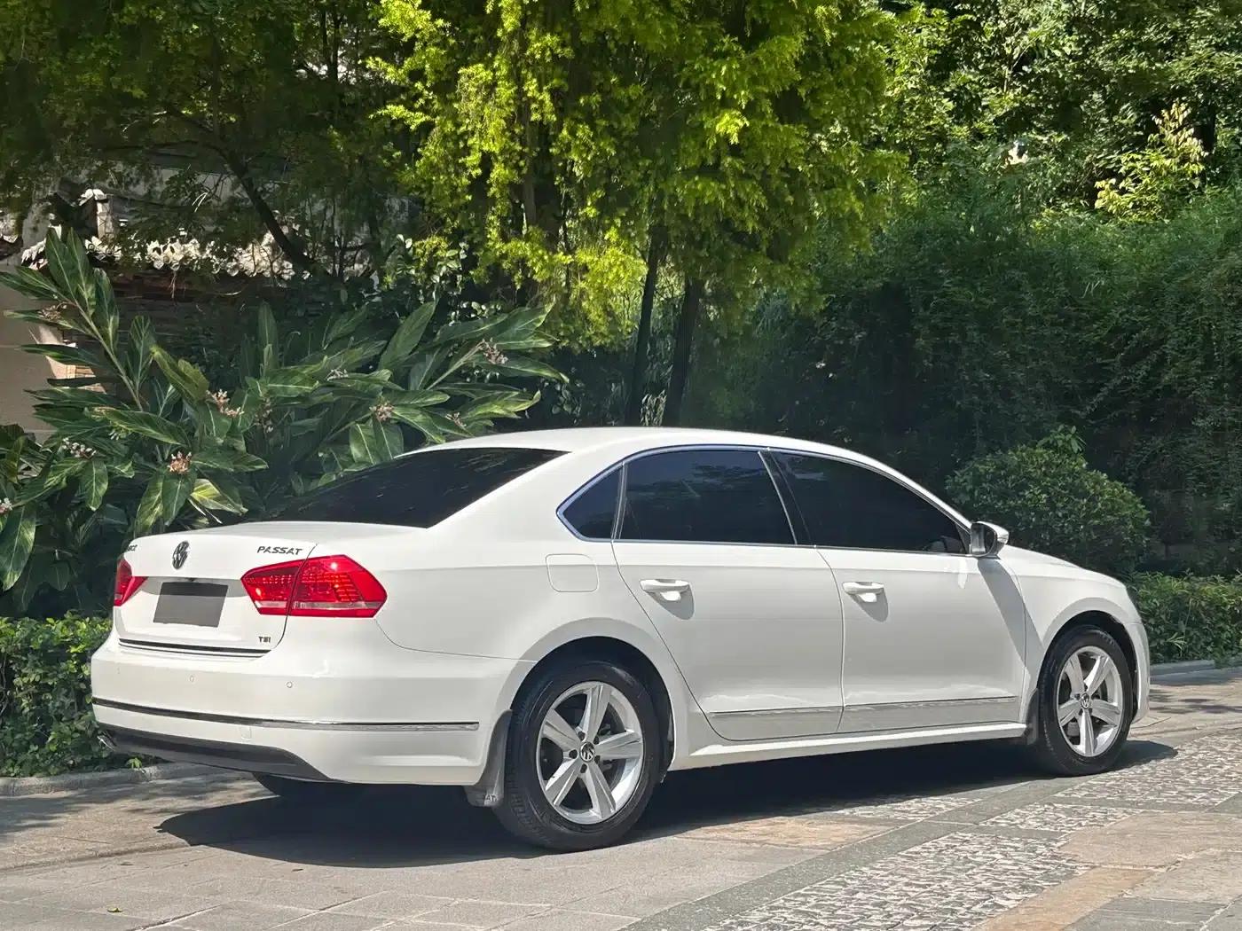 2011 Passat 1.8TSI DSG Royal Edition — миниатюра 11