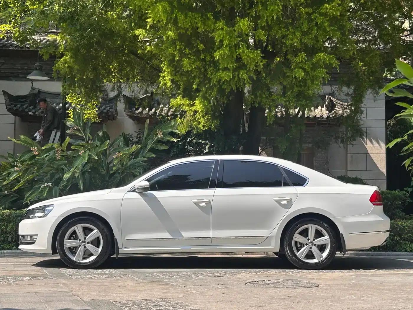 2011 Passat 1.8TSI DSG Royal Edition — миниатюра 14