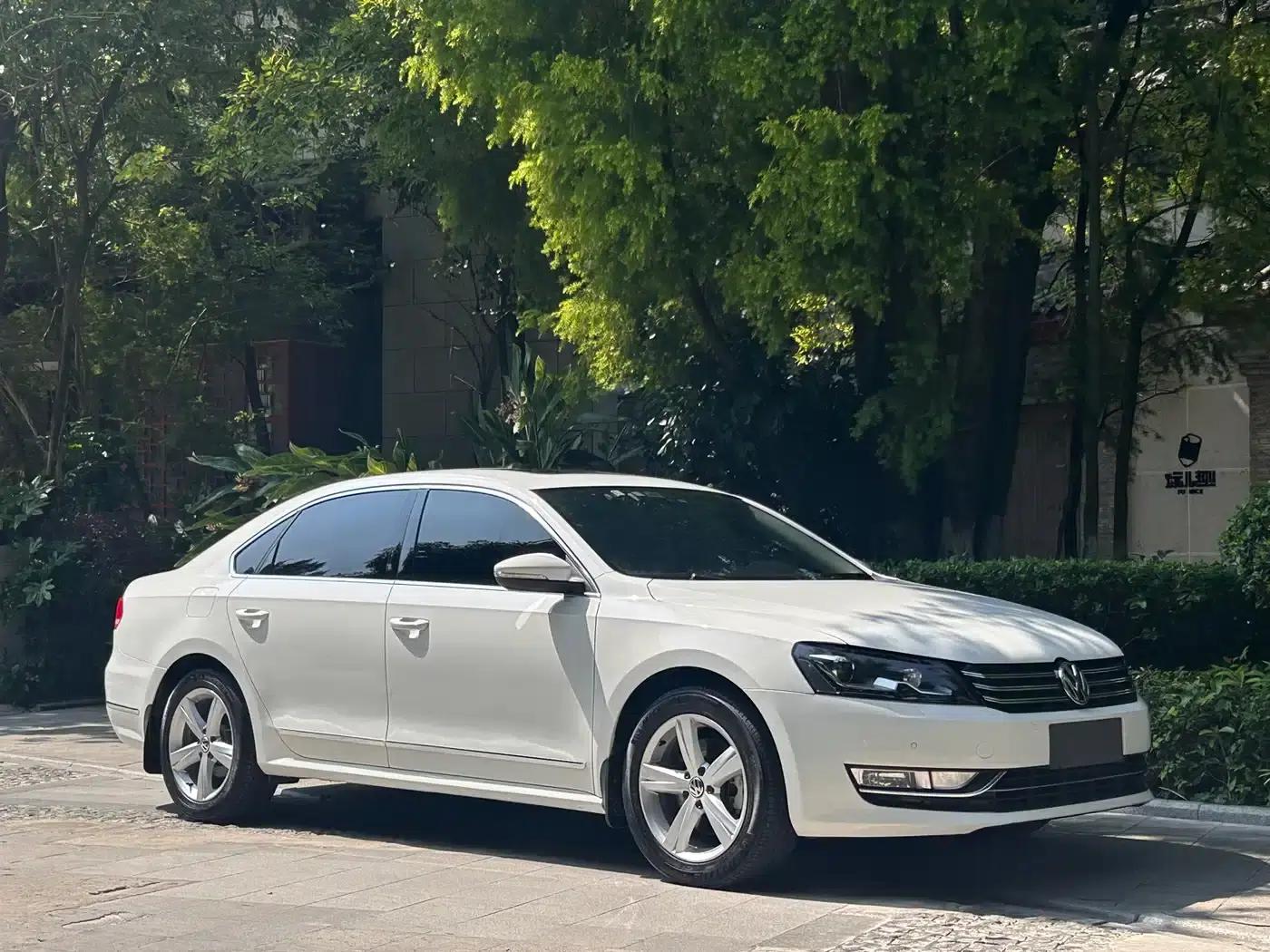 2011 Passat 1.8TSI DSG Royal Edition — миниатюра 3