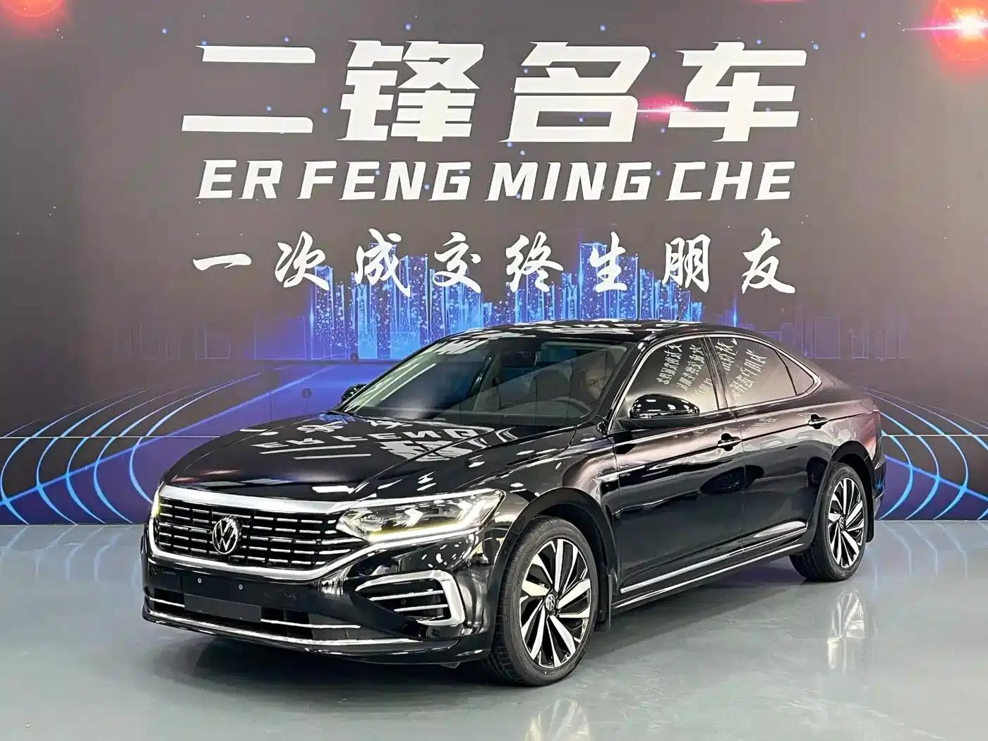 2022 Volkswagen Passat 330TSI Elite Edition — миниатюра 1