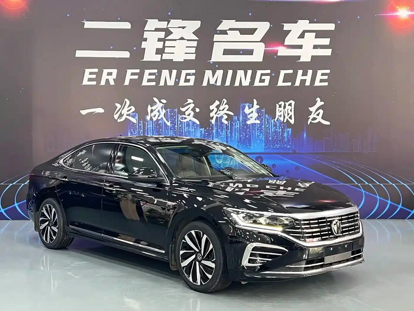 2022 Volkswagen Passat 330TSI Elite Edition — миниатюра 3