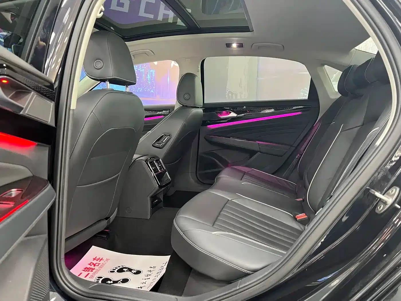 2022 Volkswagen Passat 330TSI Elite Edition — миниатюра 8