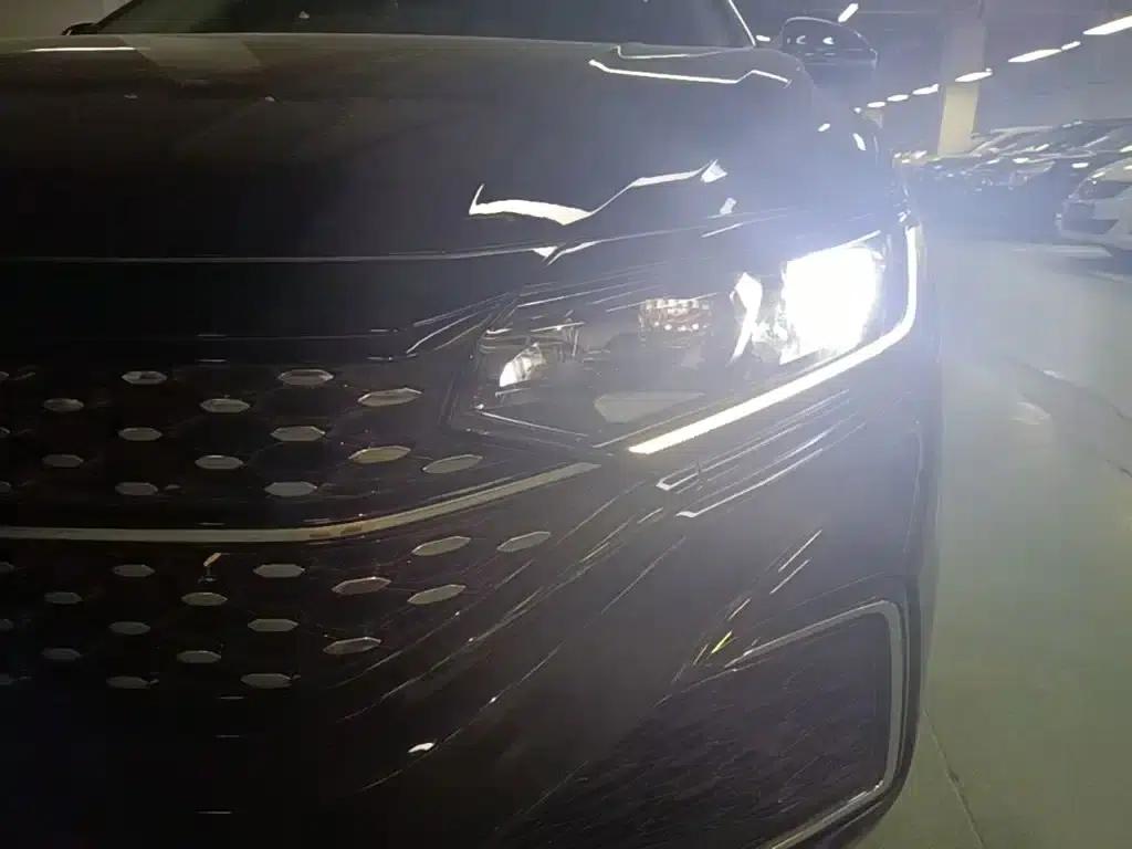 2023 Volkswagen Passat 330TSI Starry Sky Elite Edition — миниатюра 22