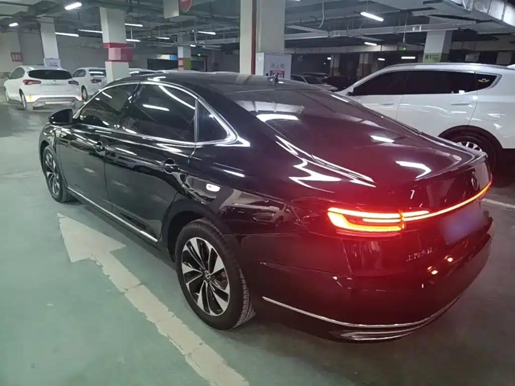 2023 Volkswagen Passat 330TSI Starry Sky Elite Edition — миниатюра 5