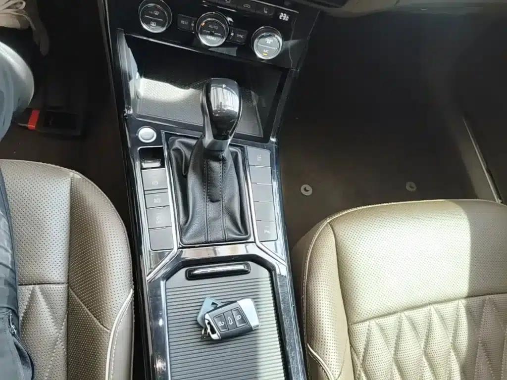 2019 Volkswagen Passat 330TSI Luxury Edition (China VI Emission Standard) — миниатюра 14