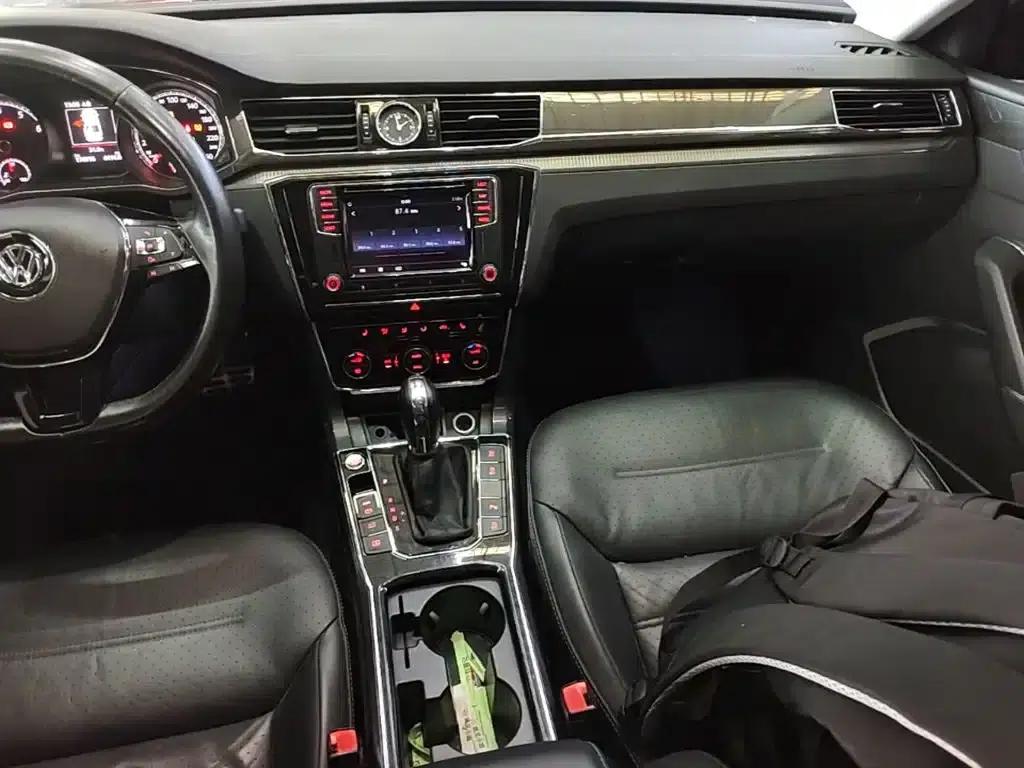 2016 Passat 330TSI DSG Royal Edition — миниатюра 13