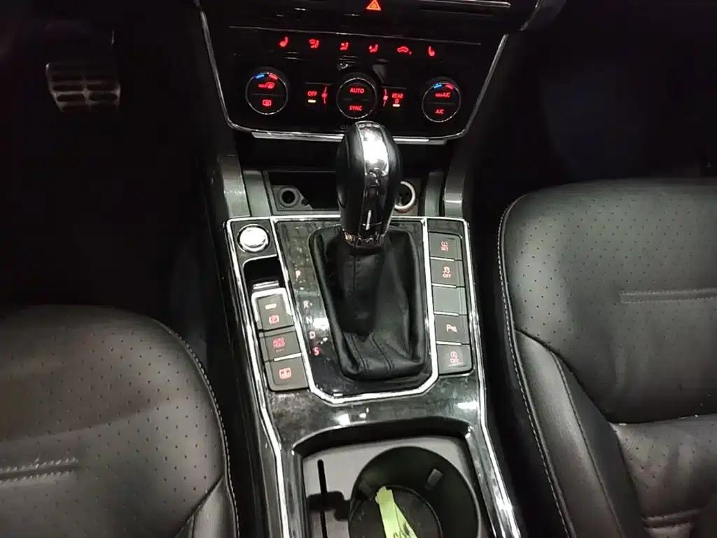 2016 Passat 330TSI DSG Royal Edition — миниатюра 14