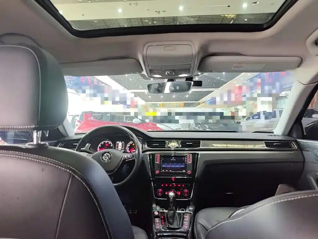 2016 Passat 330TSI DSG Royal Edition — миниатюра 18