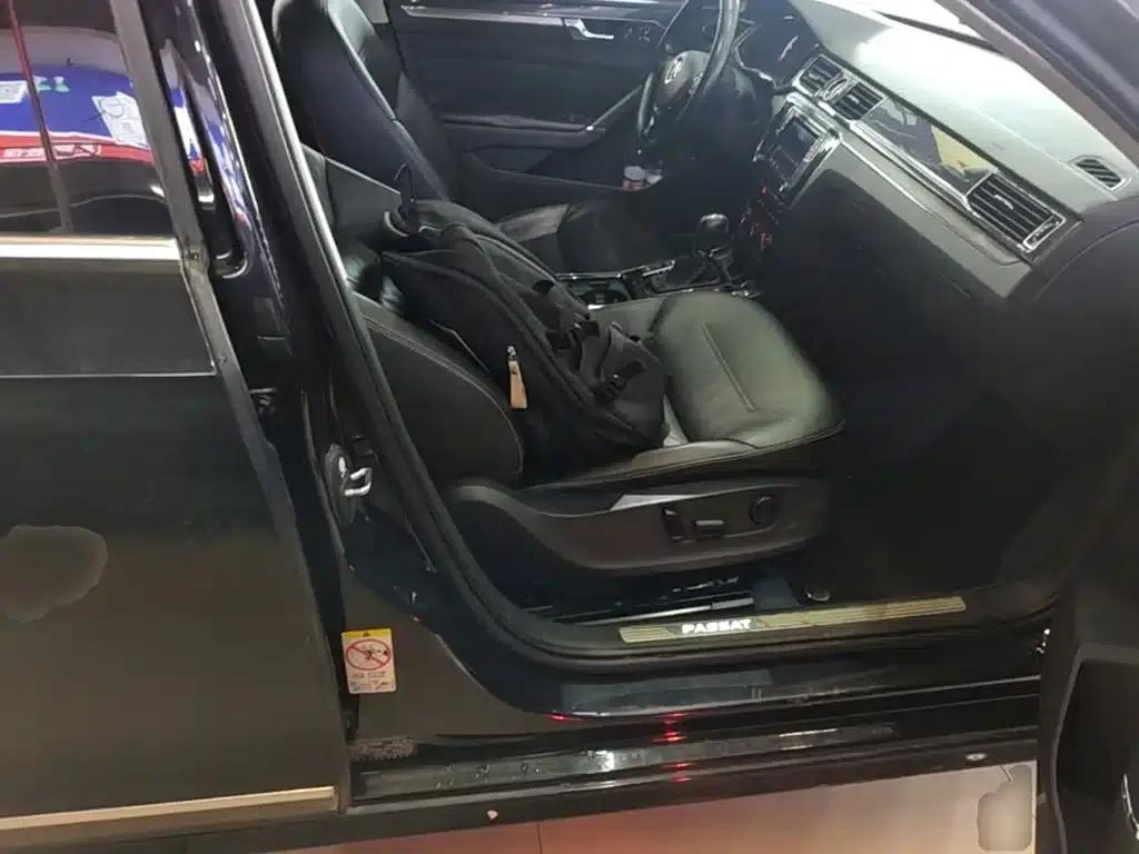 2016 Passat 330TSI DSG Royal Edition — миниатюра 25