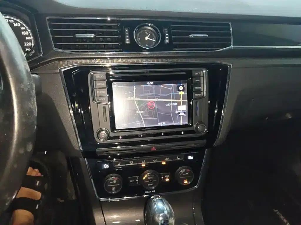 2016 Passat 330TSI DSG Royal Edition — миниатюра 13