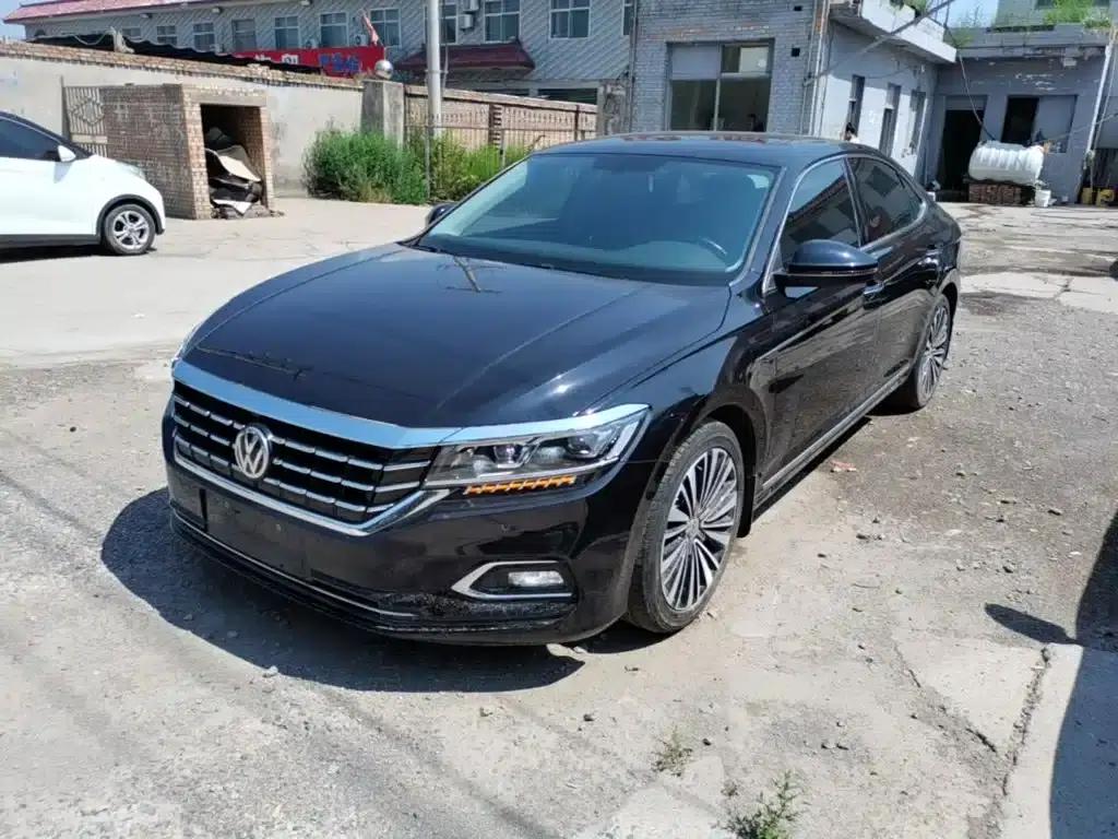 2019 Volkswagen Passat 330TSI Luxury Edition (China VI Emission Standard) — миниатюра 2