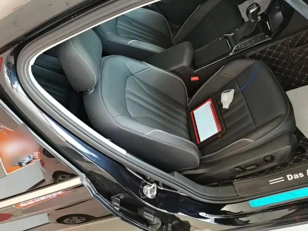2023 Passat 330TSI Elite Edition — миниатюра 25