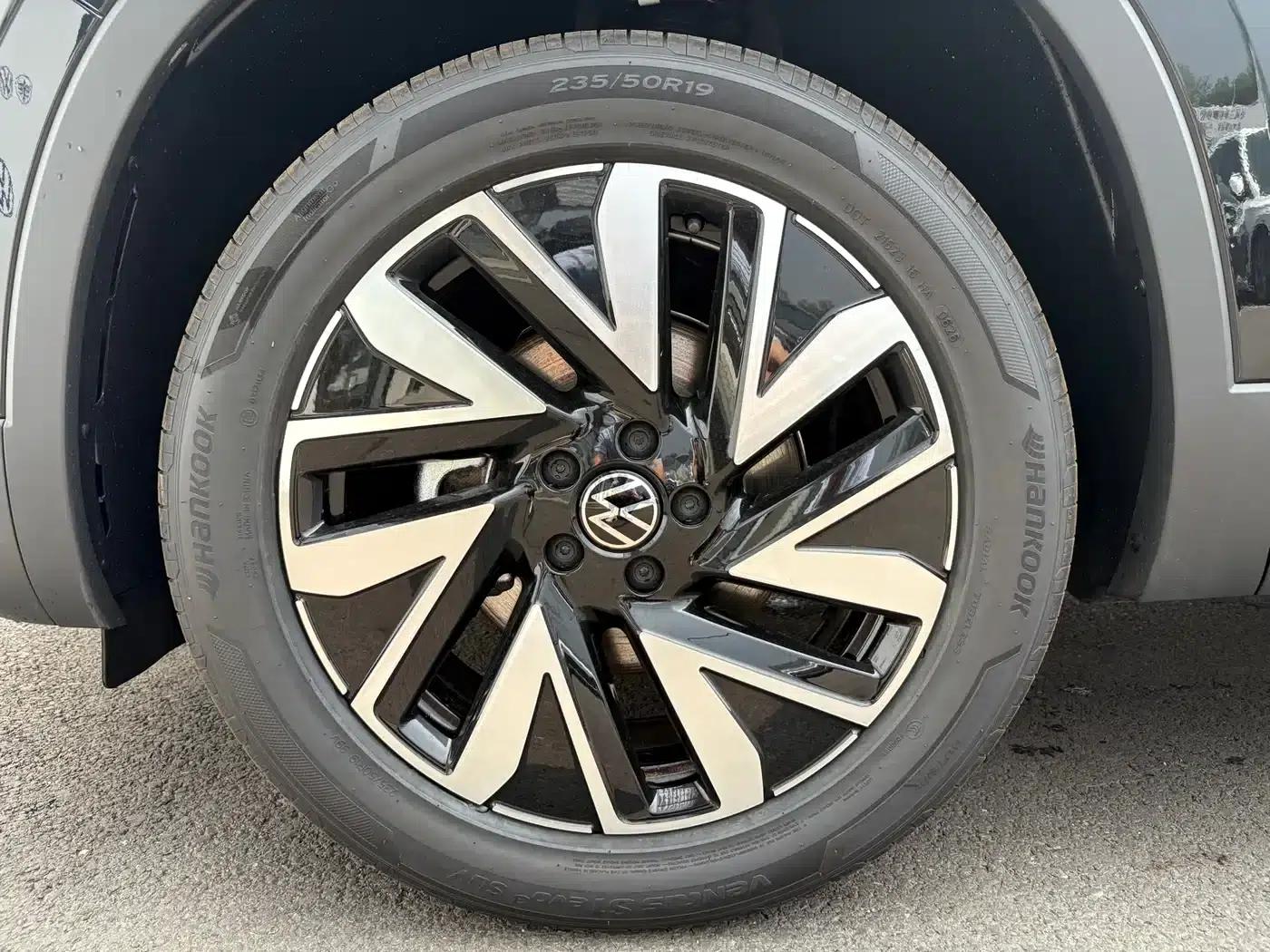 Tayron 2026 Model 30 Million Unit Selection Edition 300TSI — миниатюра 13
