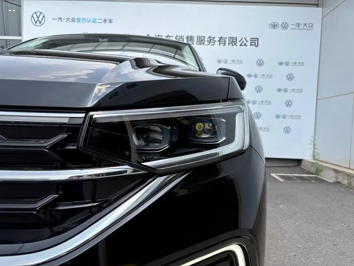 Tayron 2026 Model 30 Million Unit Selection Edition 300TSI — миниатюра 3
