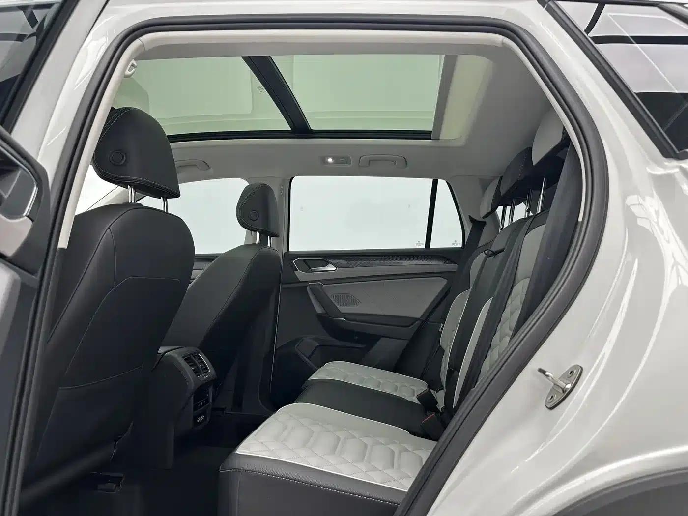 Tayron 2023 280TSI 2WD Luxury Plus Advanced Edition — миниатюра 6