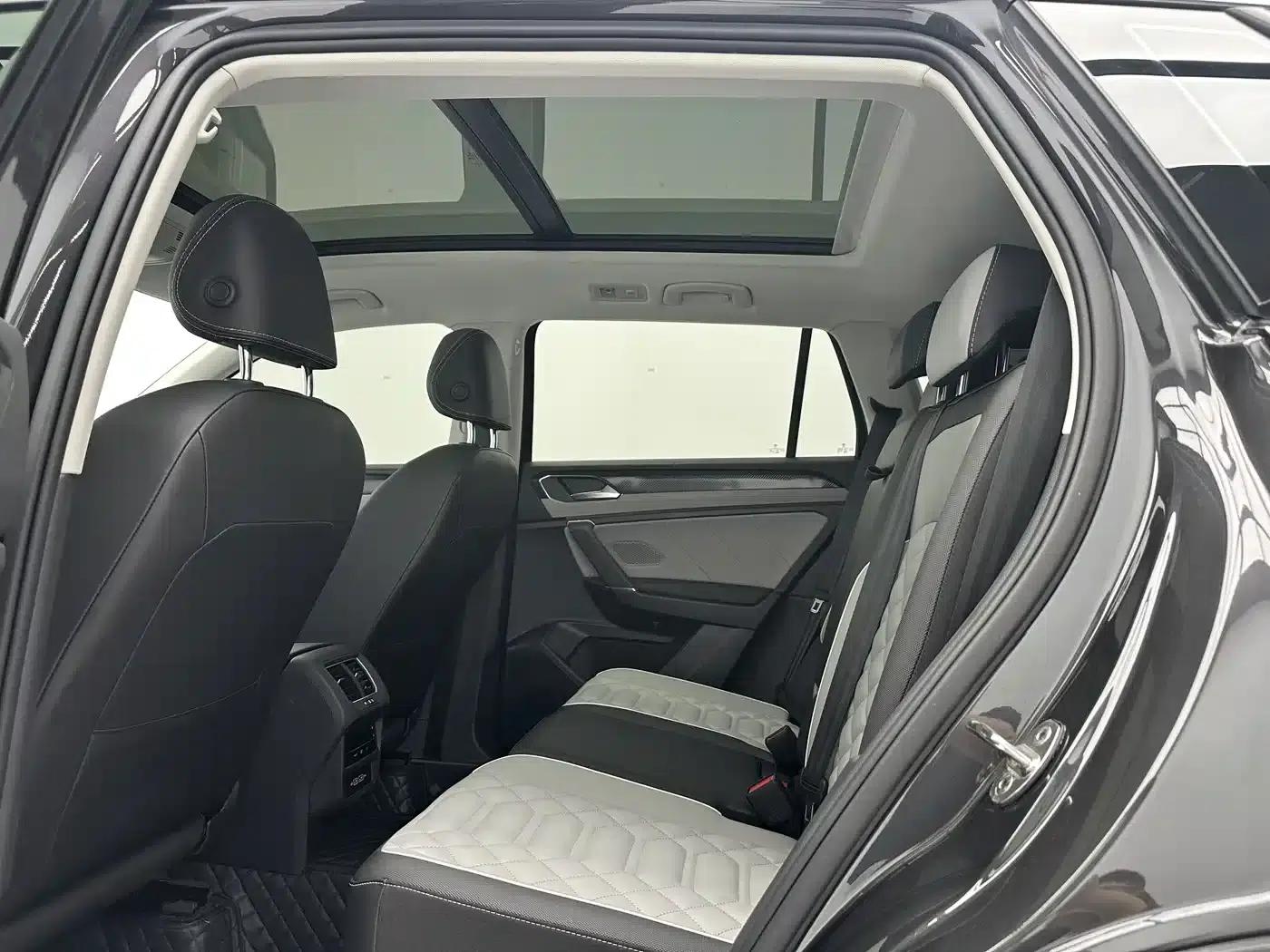 Tayron 2023 280TSI 2WD Luxury Plus Advanced Edition — миниатюра 6