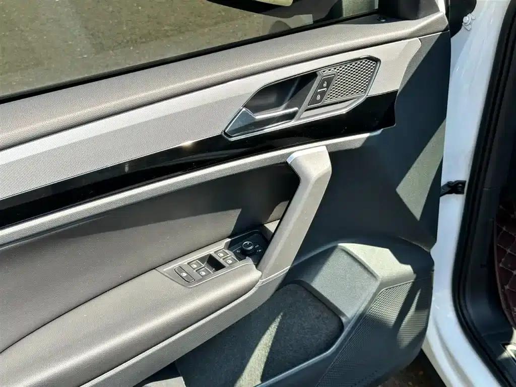 Tayron 2020 330TSI 2WD Luxury Intelligent Edition — миниатюра 10