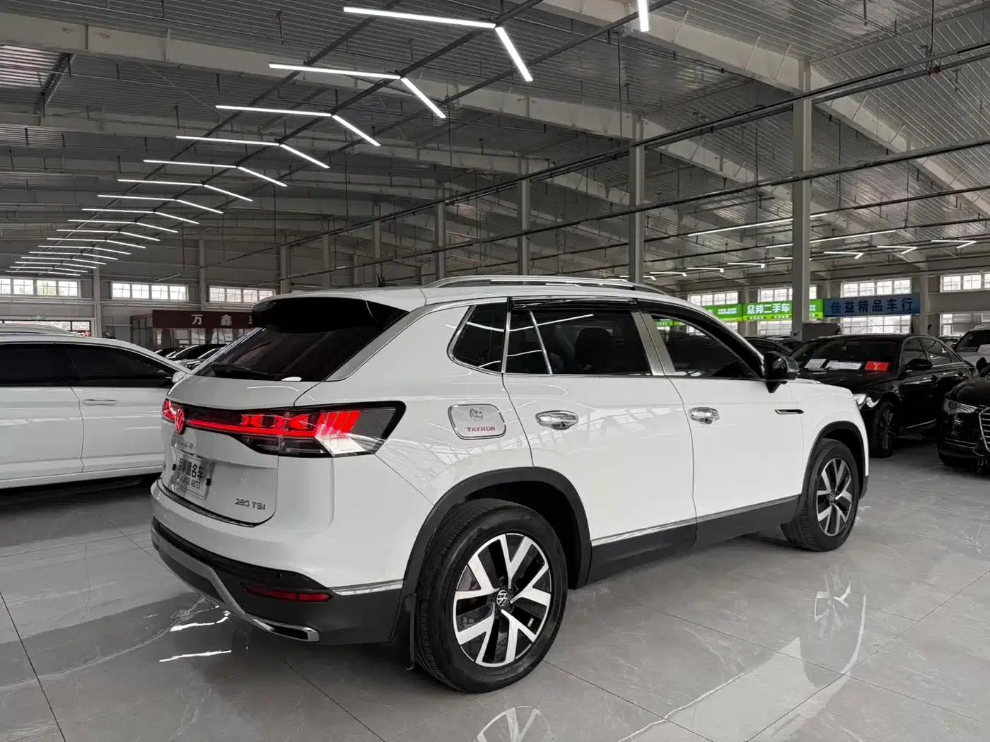 Tayron 2023 280TSI 2WD Luxury Plus Advanced Edition — миниатюра 9