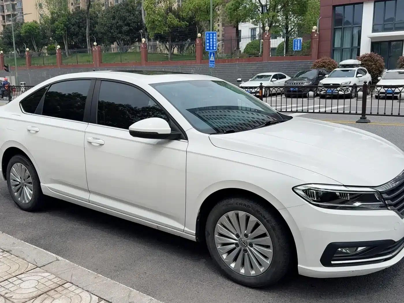 2019 Volkswagen Lavida 1.5L Automatic Comfort Edition (China VI Emission Standard) — миниатюра 3