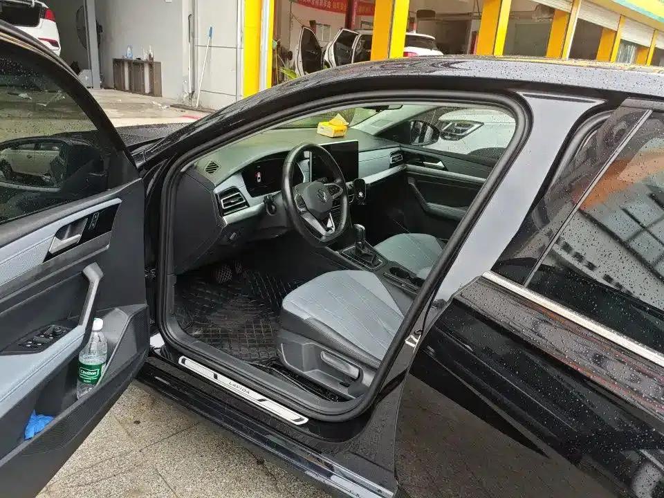 2023 Volkswagen Lavida 1.5L Automatic Full Comfort Edition — миниатюра 3