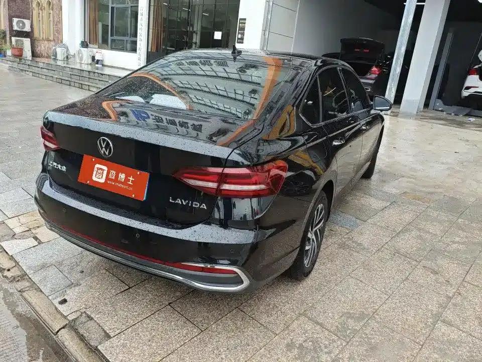 2023 Volkswagen Lavida 1.5L Automatic Full Comfort Edition — миниатюра 7