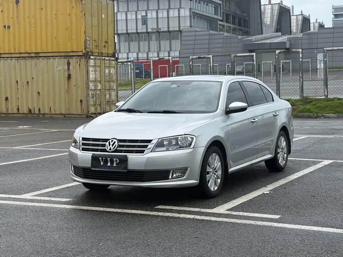 2013 Volkswagen Lavida Facelift 1.4TSI DSG Comfort Edition — миниатюра 1