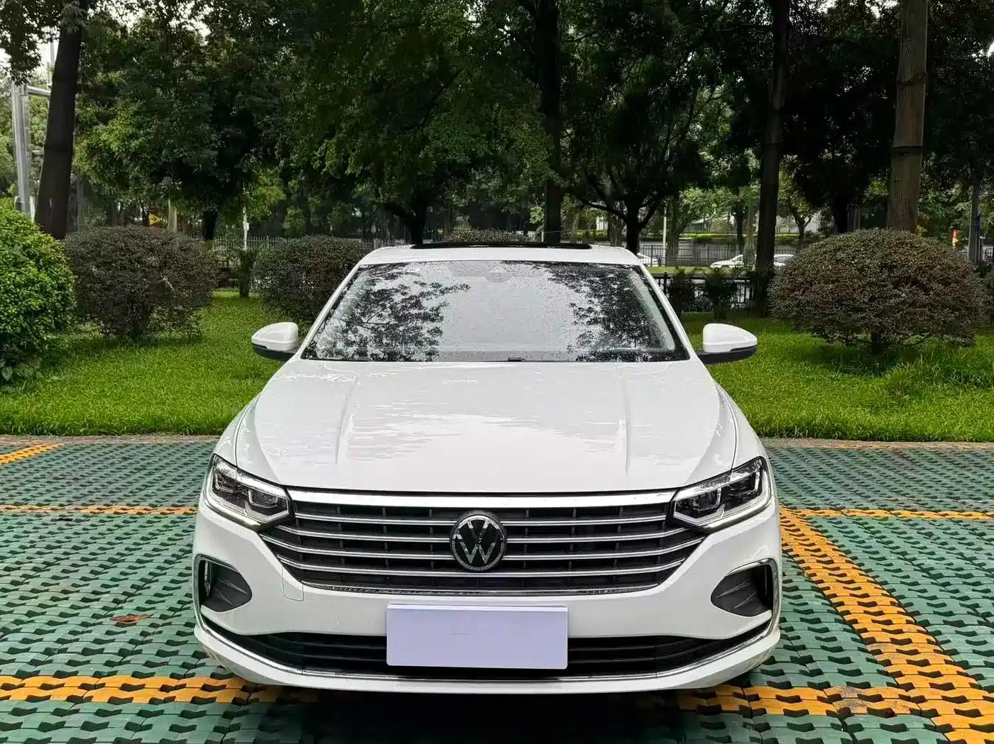 2024 Volkswagen Lavida 300TSI DSG Full Comfort Edition — миниатюра 2